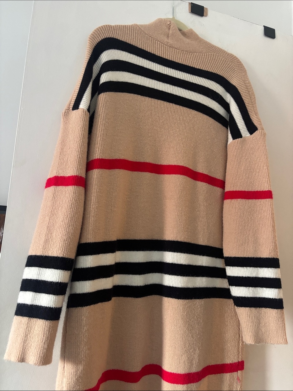 Stylish designer Maxi sweater - Picture 3 of 8